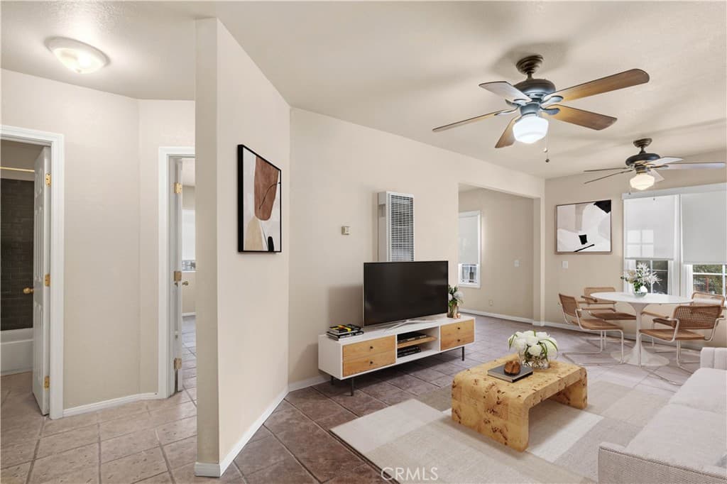 7319 S Normandie
