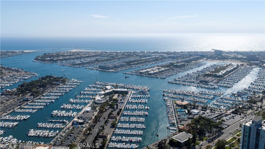 13650 Marina Pointe Drive 609