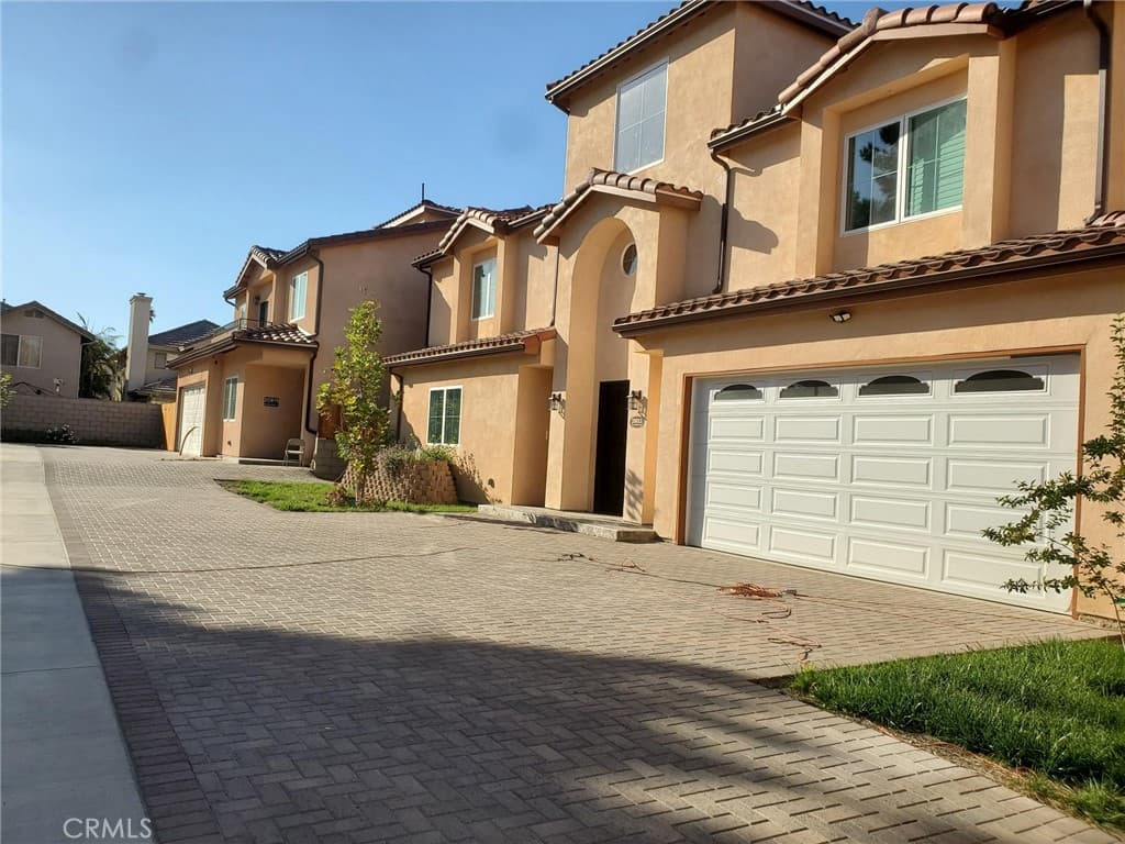 20819 W Seasons Lane