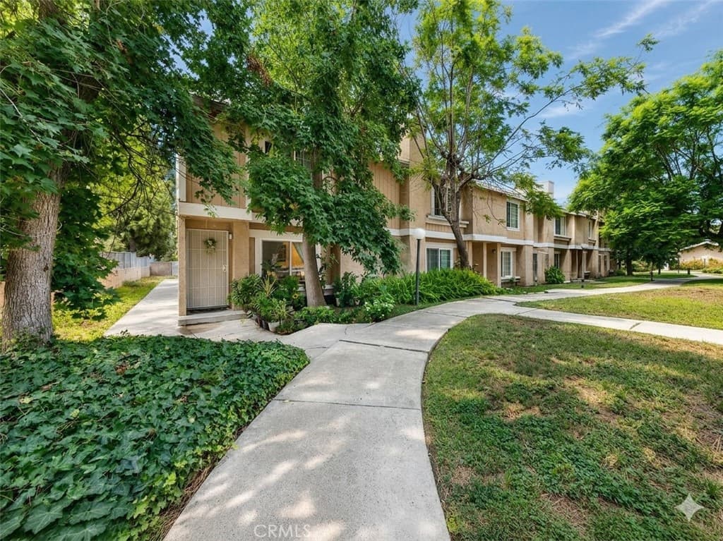 14344 Foothill 501