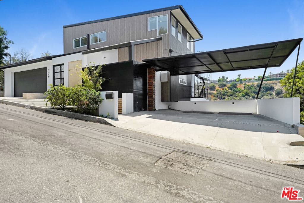 3761 Glenridge Drive