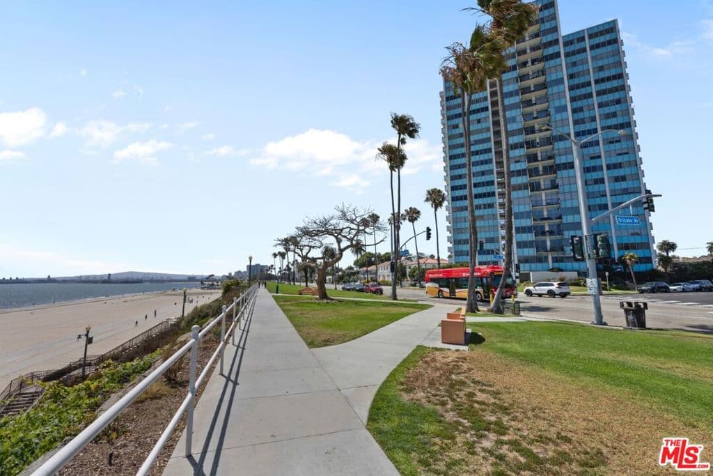2999 E Ocean Boulevard 210