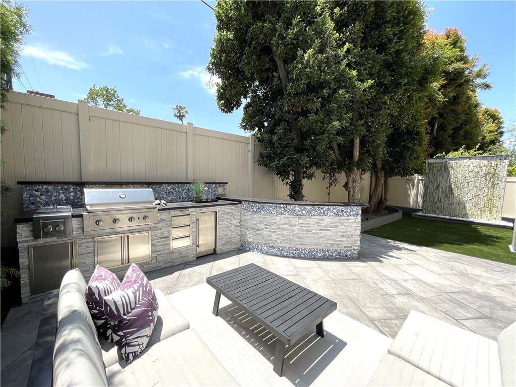 533 Daniel Freeman Circle