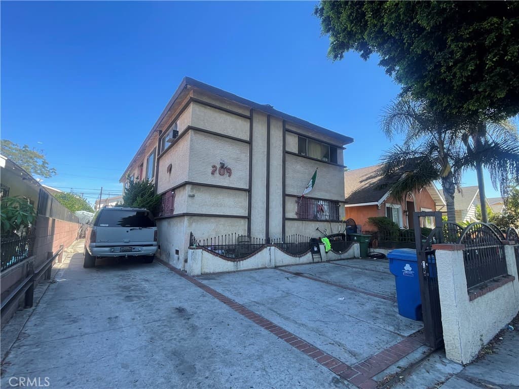 209 E 62nd