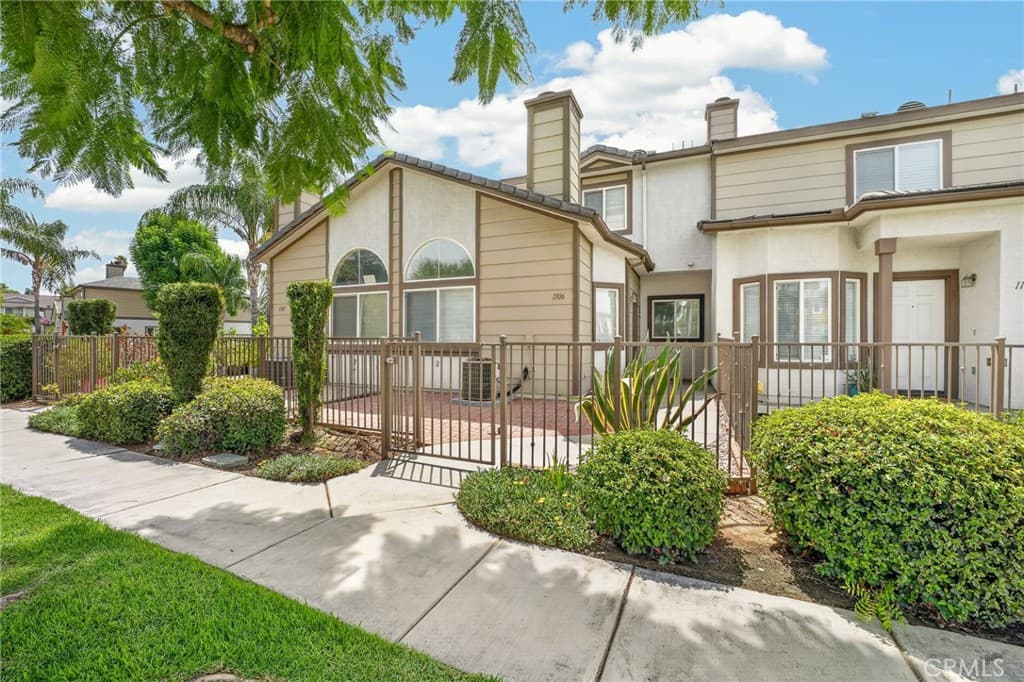 1555 Orange Ave #1106