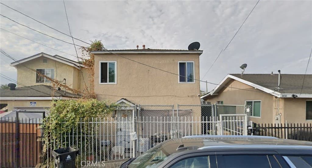 1462 E 98th