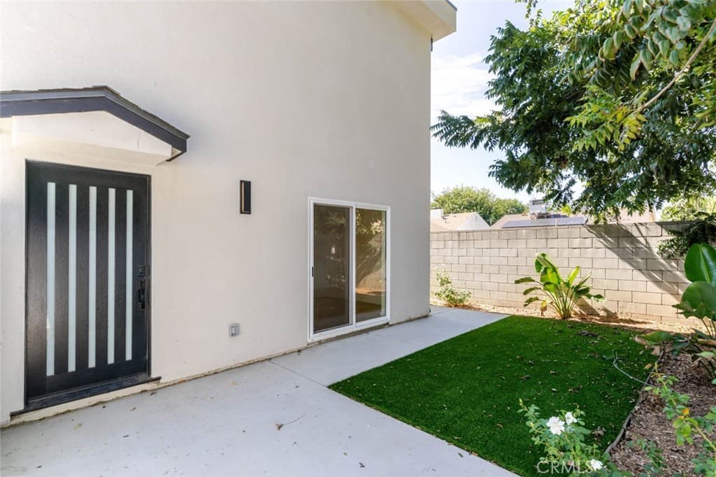 6837 Yolanda Avenue