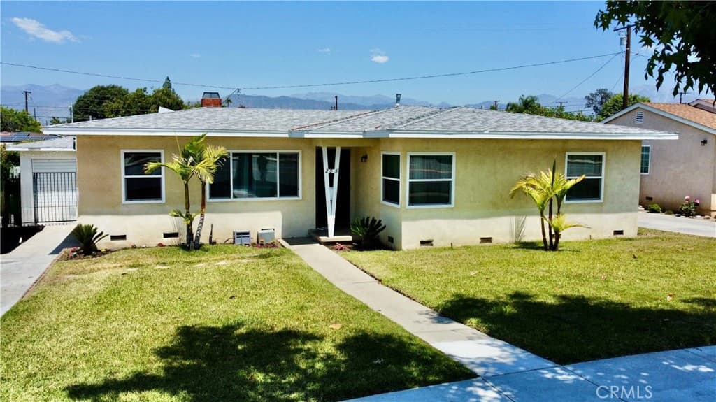 205 E Cypress