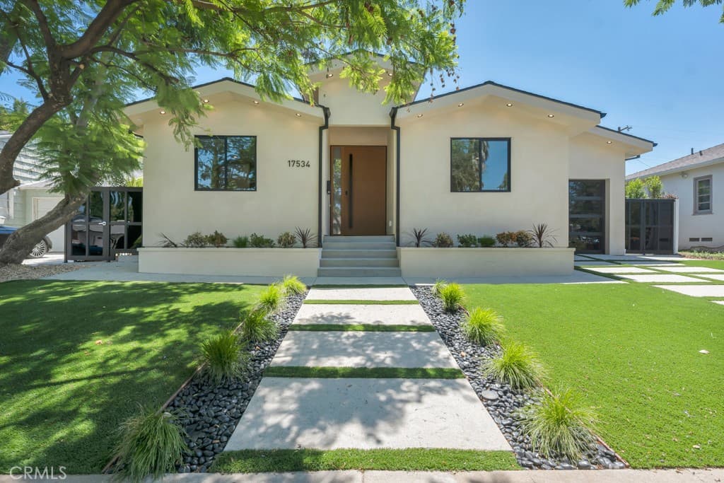 17534 Collins