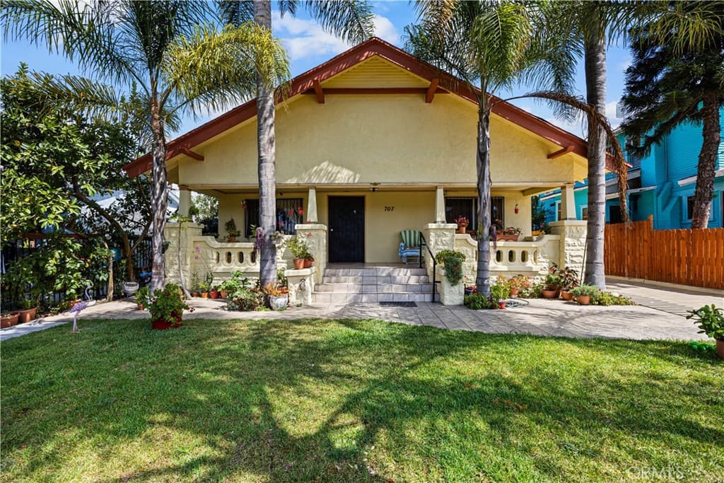 707 W 49th Street