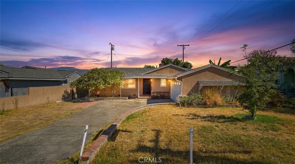 239 E Cypress