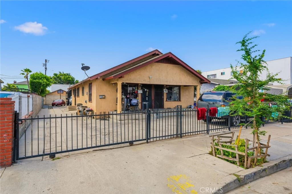724 E 50th