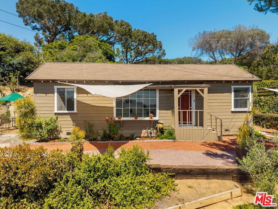 3104 Roderick Place