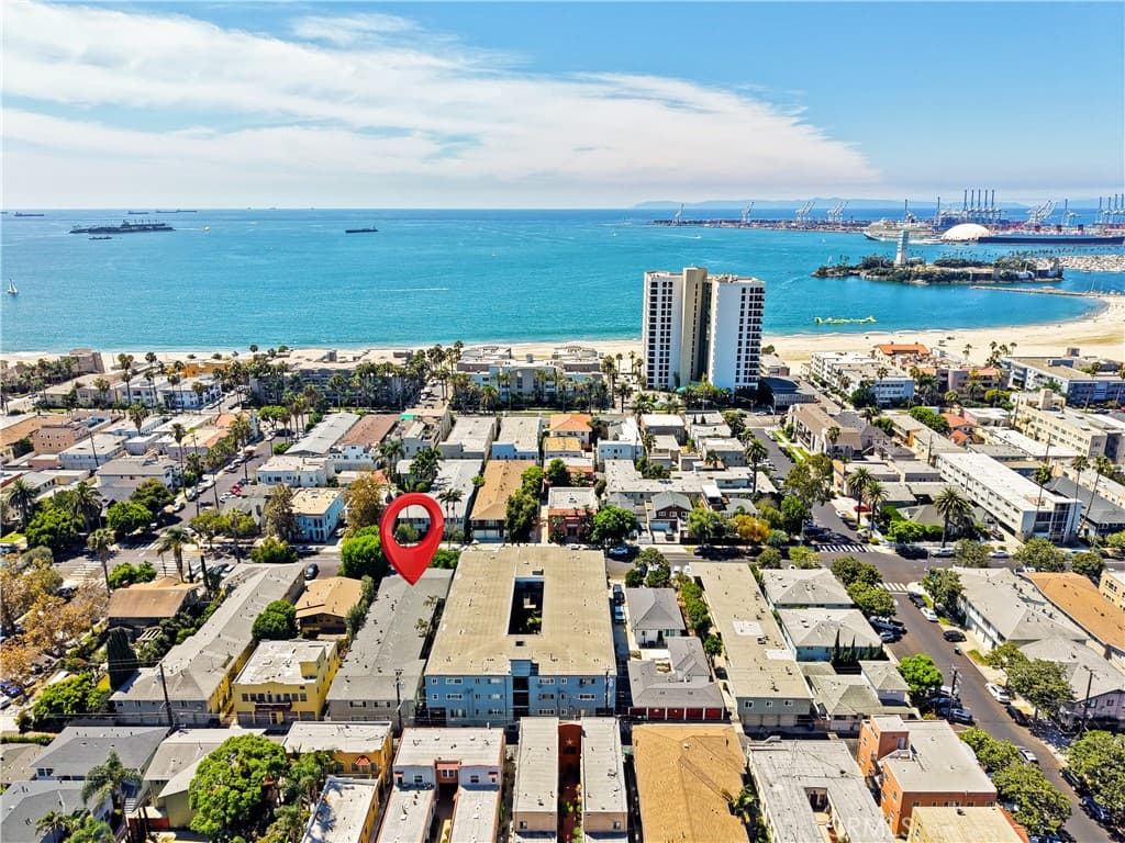 1405 E 1st 10