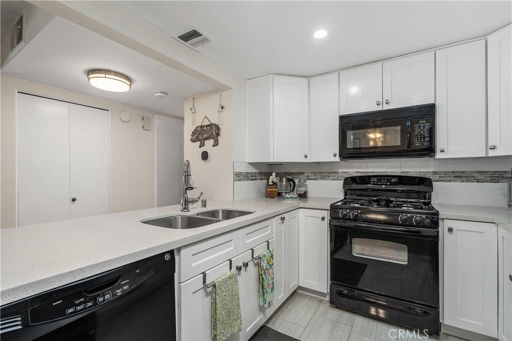 15155 Sherman Way 60