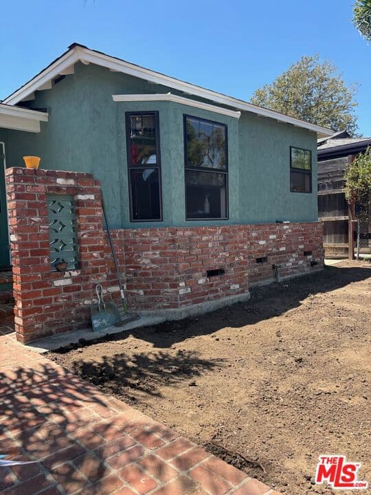 3497 Redwood Avenue