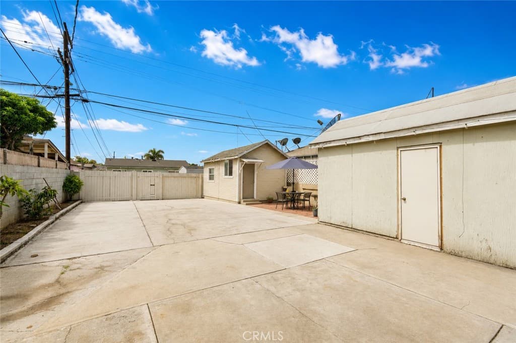 1206 E Cruces