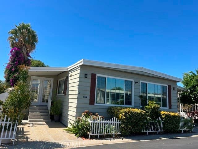 8811 Canoga Avenue 109