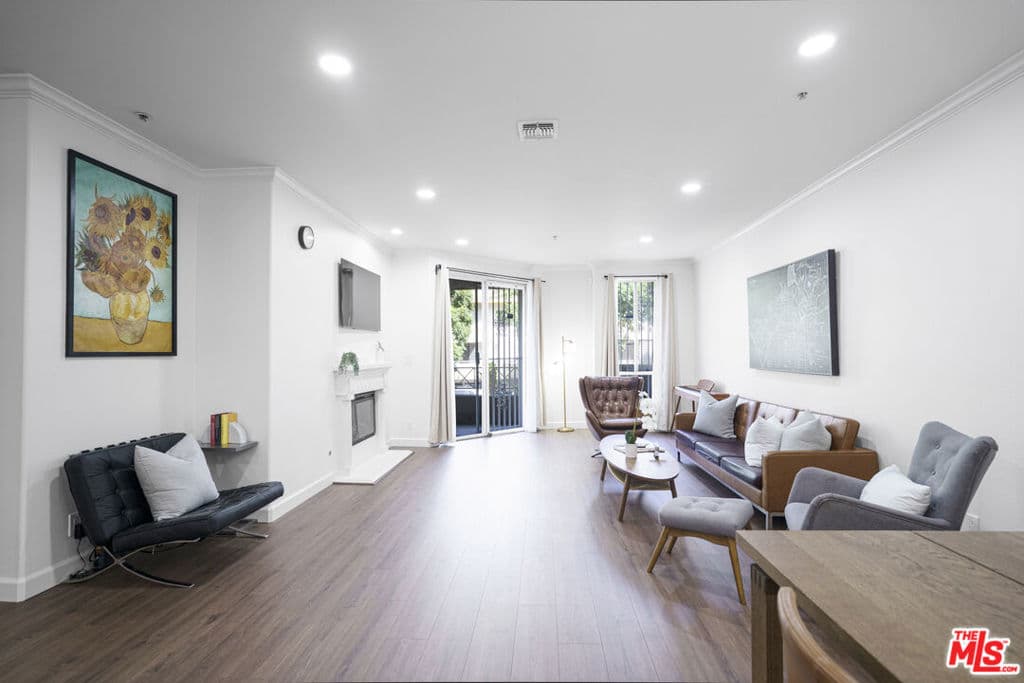 333 Westminster Avenue 104