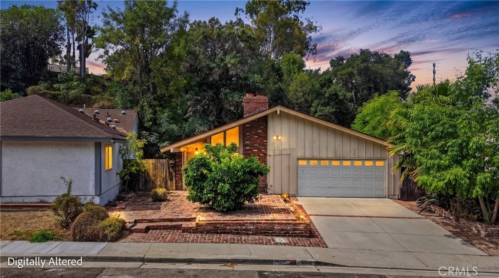 1808 E Woodgate