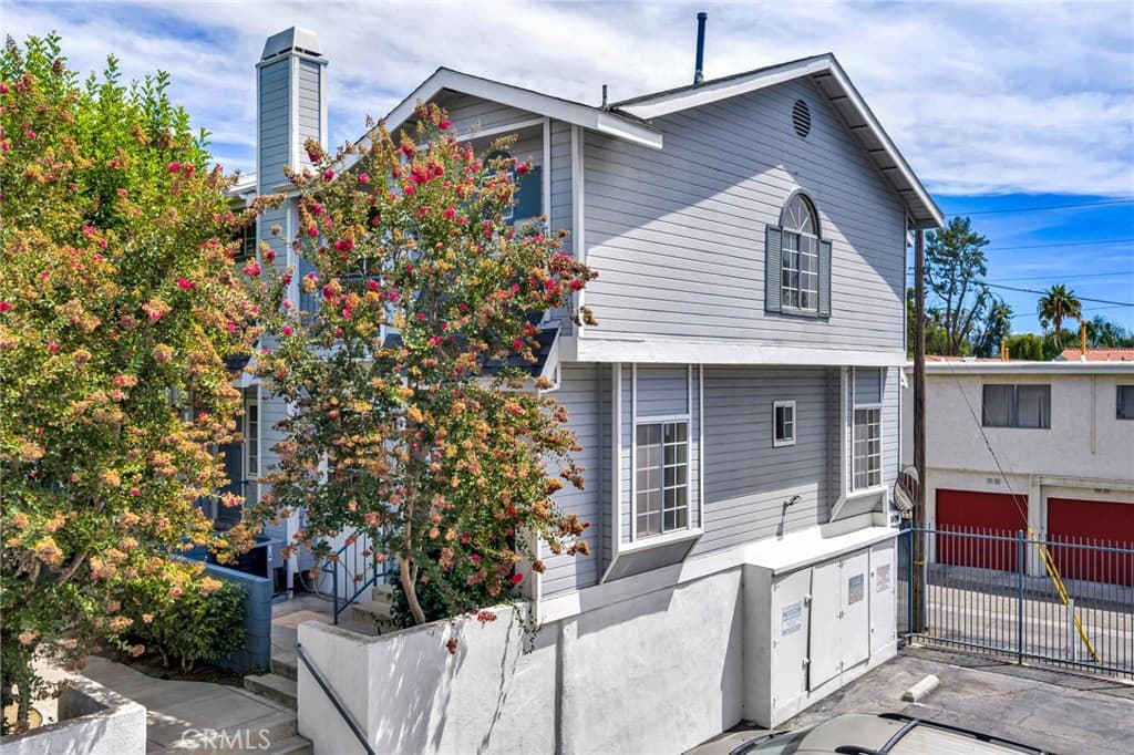 7420 Corbin ave 8