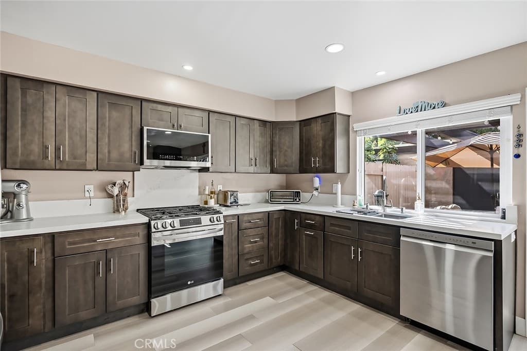 739 Knollwood Lane