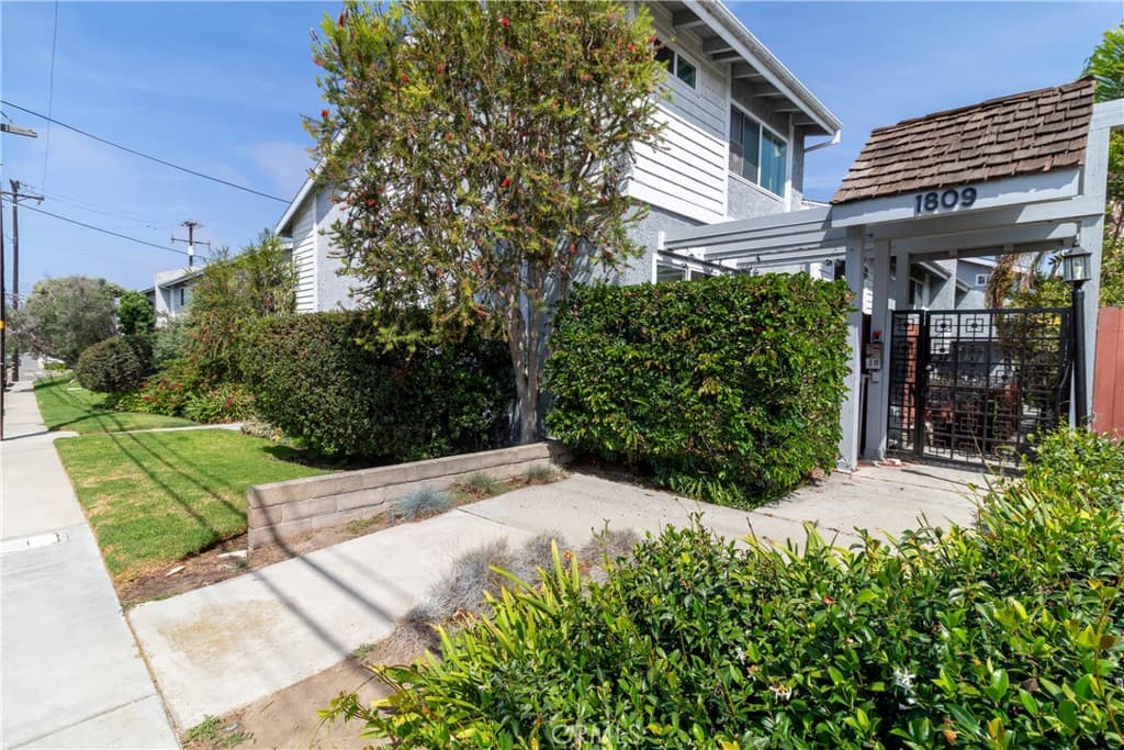 1809 Armour Lane 3