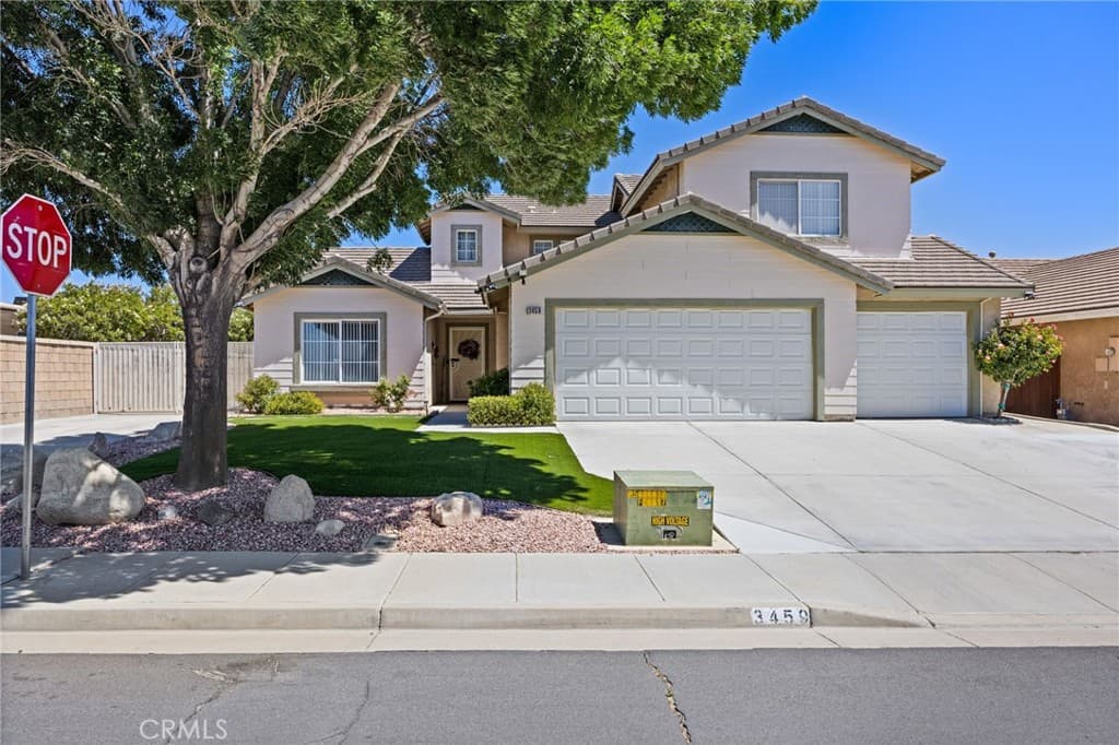 3459 Desert Cloud Avenue