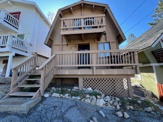 1374 Rock Ridge