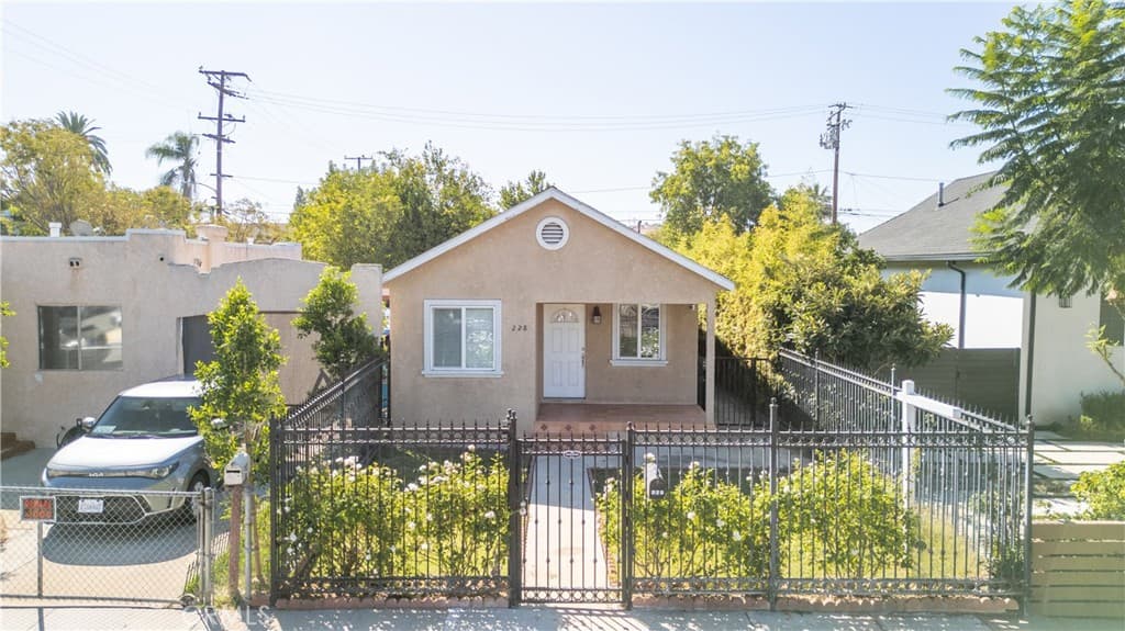 228 N Alexander Avenue