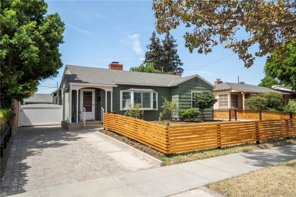 435 S Mariposa