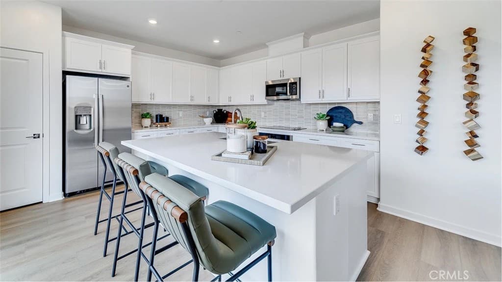 3263 Floral Paseo