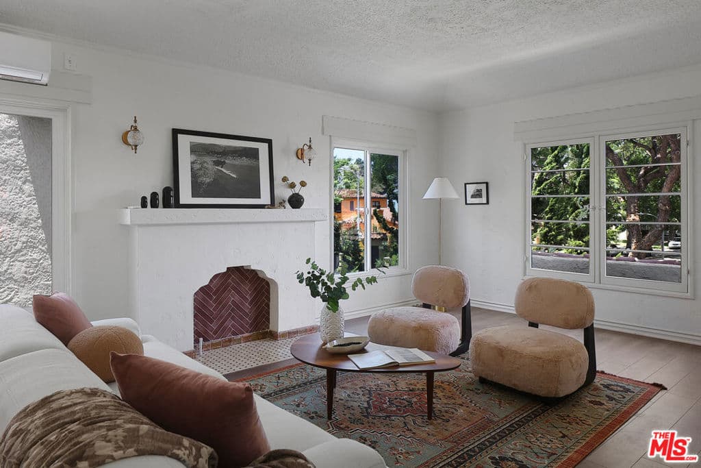 3118 W 43rd Place
