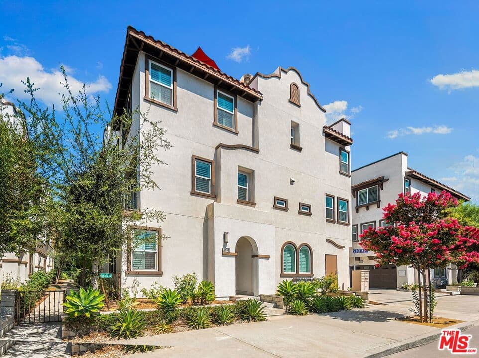 5103 E Echo Street