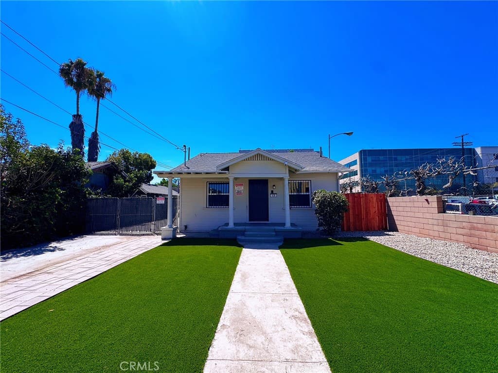 938 W 82nd Street