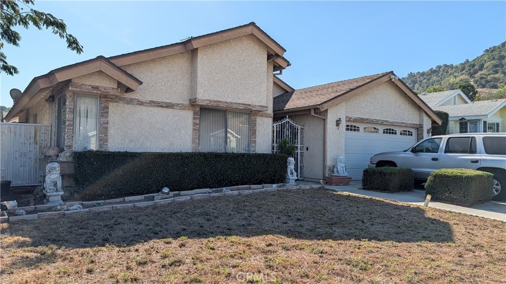 1122 Reggio Place