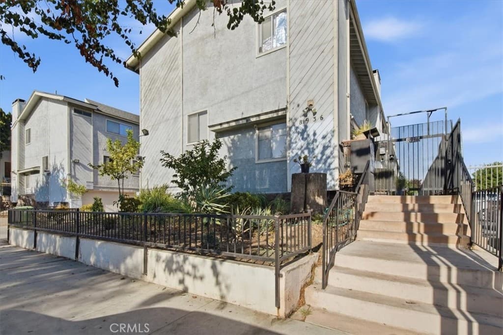8936 Willis Ave 11
