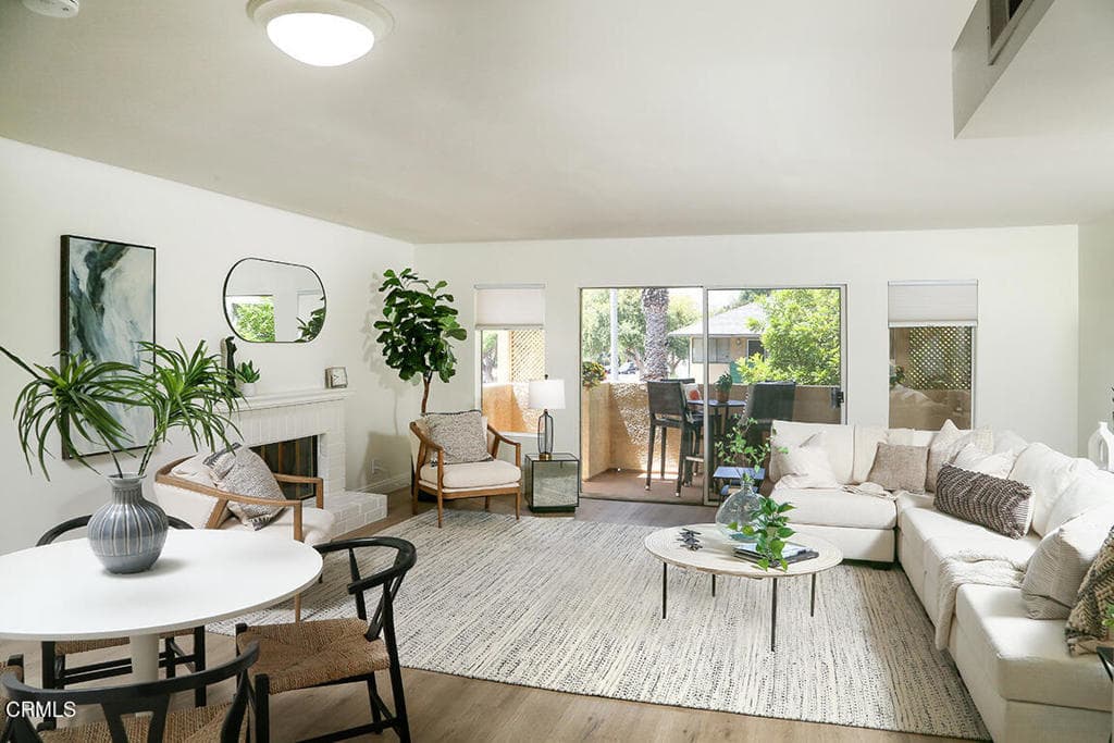 150 S Michigan Avenue 201