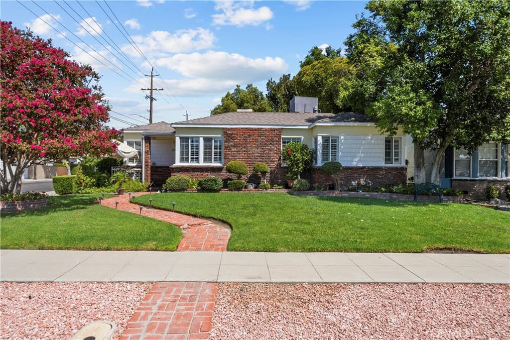 1844 N Fairview