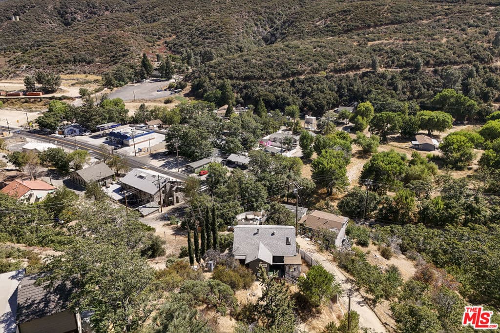 17565 Lone Pine Trail