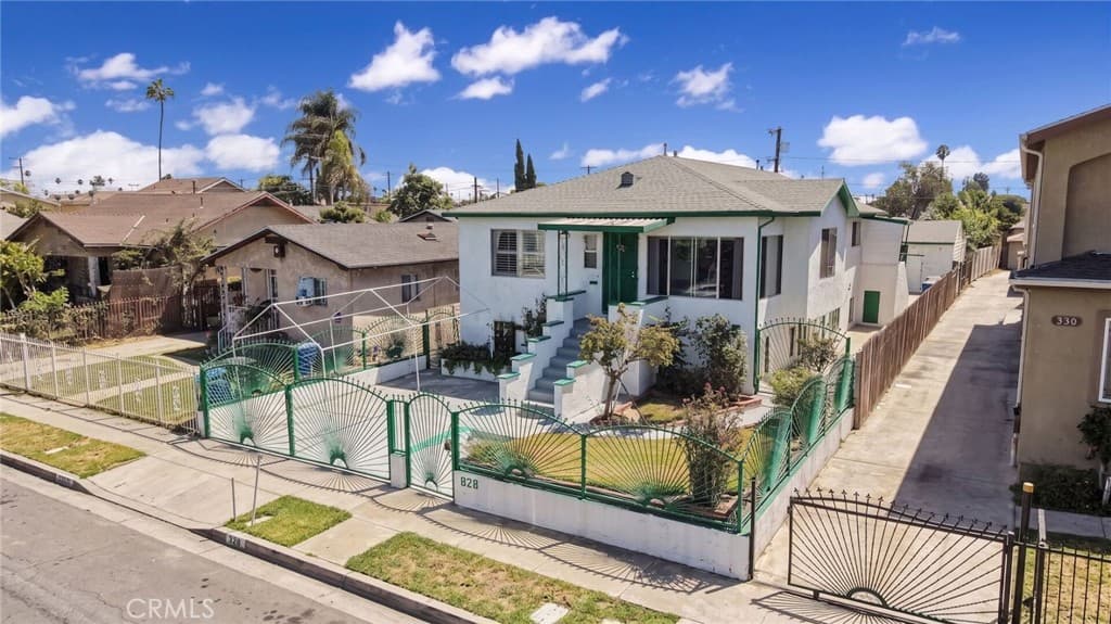 828 W 73rd Street
