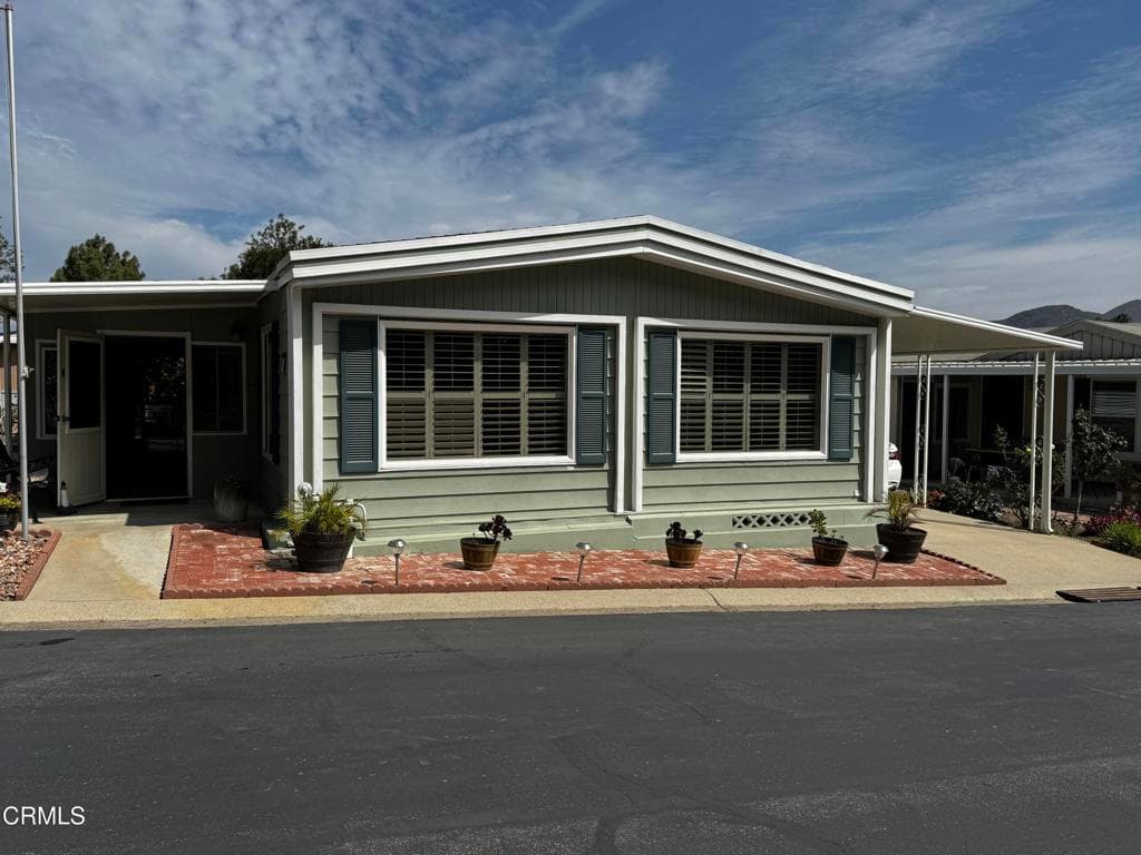 33 Irena Avenue 99