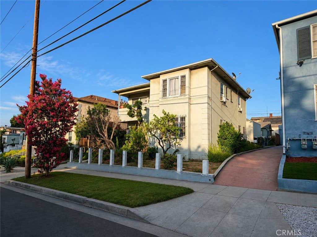 1272 Queen Anne