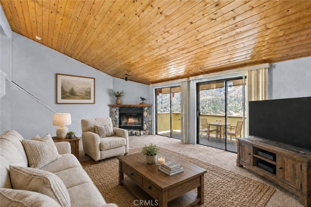 3520 Santa Clara