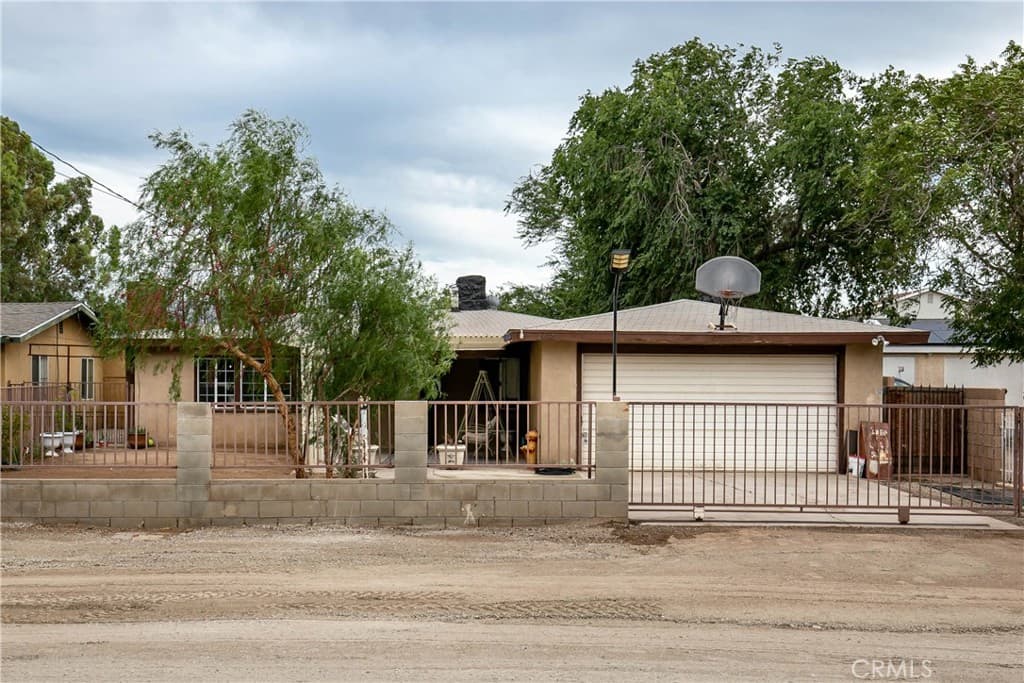 2618 E Avenue Q4
