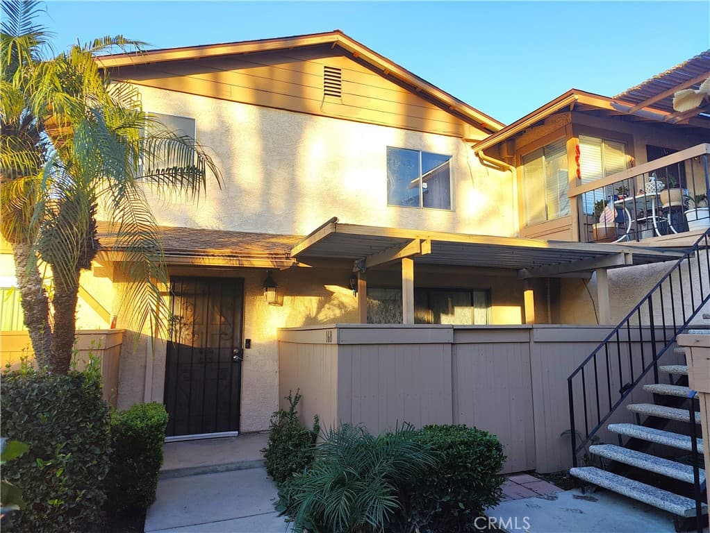 1425 Forest Glen