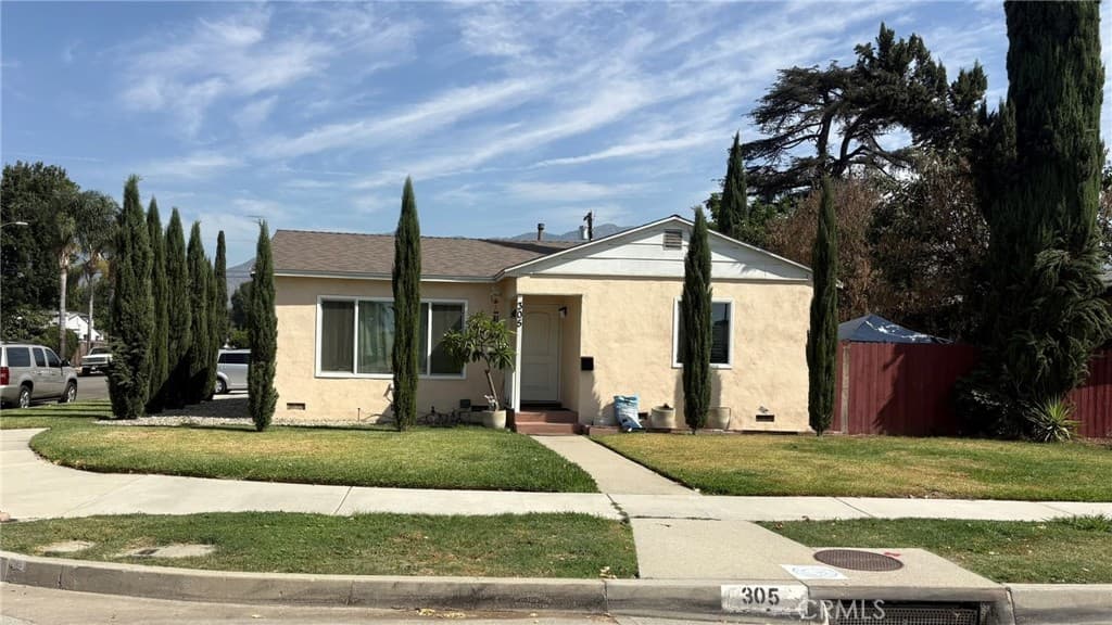 305 E Camino Real
