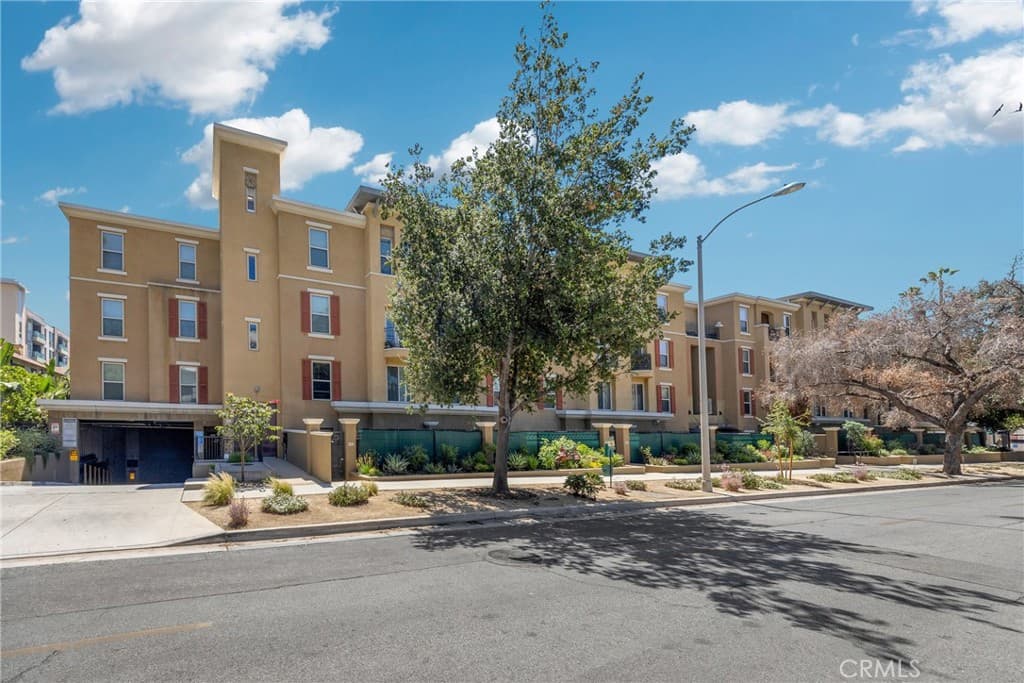 128 N Oak Knoll 111