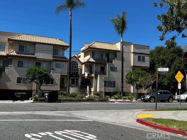 537 N Adams 212