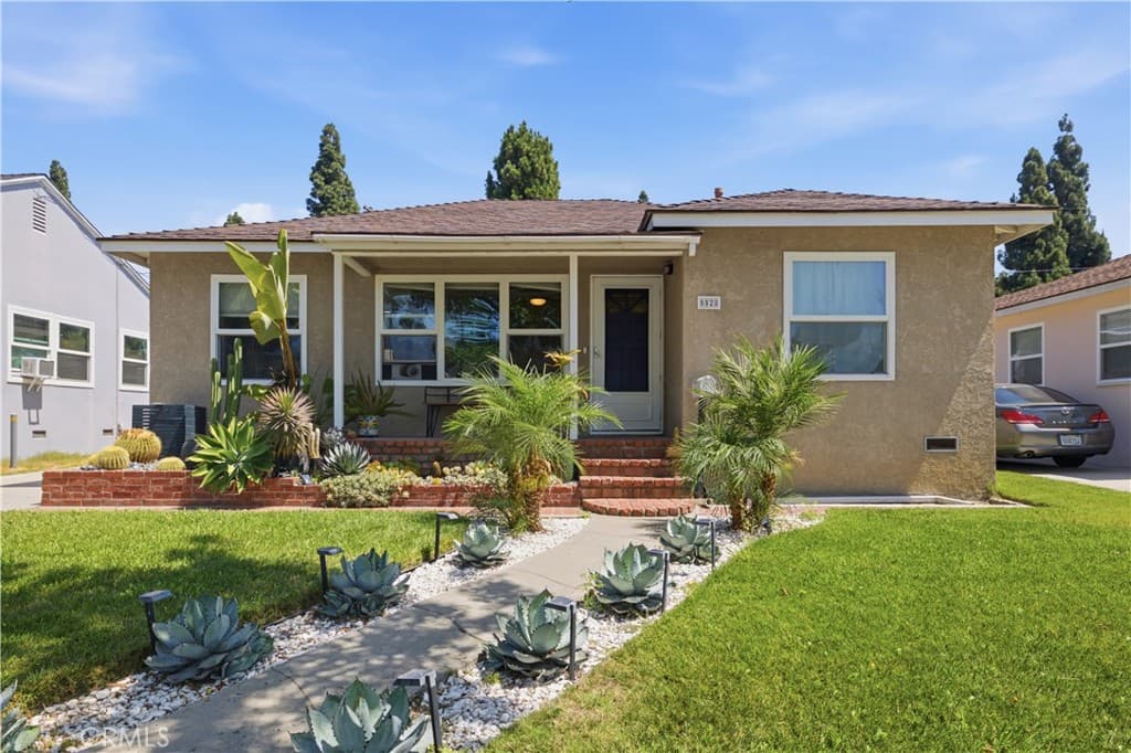5528 Briercrest